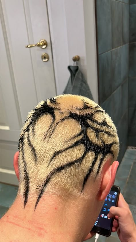 Buzz Haircut Men Dyed, Bleach Hair Styles Men, Men’s Hair Dye Designs, Buzz It Dye, Shaved Bleached Hair With Designs, Leopard Hair Men, Men Bleached Hair Short Design, Guys Bleached Hair Ideas, Bleached Hair Men Buzzcut