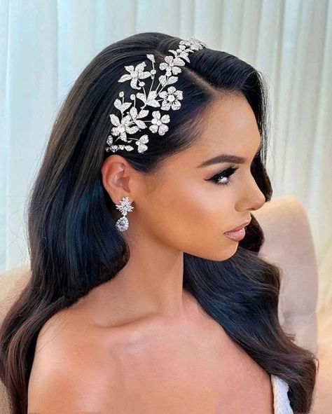 How beautiful is this soft and sophisticated floral headpiece by Bridal Styles Boutique. Delicate and versatile...looks stunning worn in the back around a bun or in the front as a headband. Which look do you prefer? Delicate floral headpiece and earrings by Bridal Styles Boutique, Hair and makeup by Beauty by Vanessaa. Bridal Hair Ornaments, Bridal Hair Down, Beaded Hair Clips, Rhinestone Hair Comb, Wedding Headdress, Hair Comb Accessories, Wedding Hair Inspiration, Bridal Comb, Wedding Hair Down