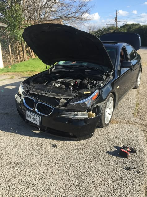 Bmw Crash Snapchat, Car Spoil On The Road, Accident Car In The Road, Car Broke Down On The Road, Car Broke Down, Hospital Admit Pics, Broken Down Car, Id Card Photo Makeup, Couple Motard