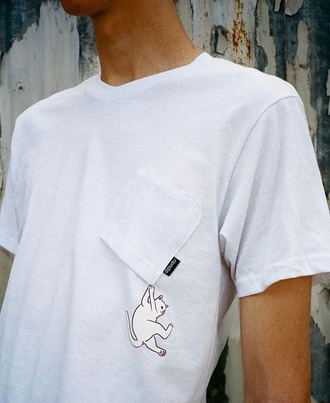 Shirt Pocket Embroidery Men, T Shirt Painting, Diy Vetement, Pola Sulam, Shirt Design Inspiration, Embroidery On Clothes, Shirt Print Design, Shirt Embroidery, Embroidered Clothes