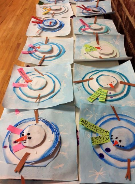 Art 2nd Grade, Classe D'art, Winter Art Lesson, Preschool Winter, Winter Art Projects, Winter Kindergarten, Classroom Art, 카드 디자인, Winter Crafts For Kids