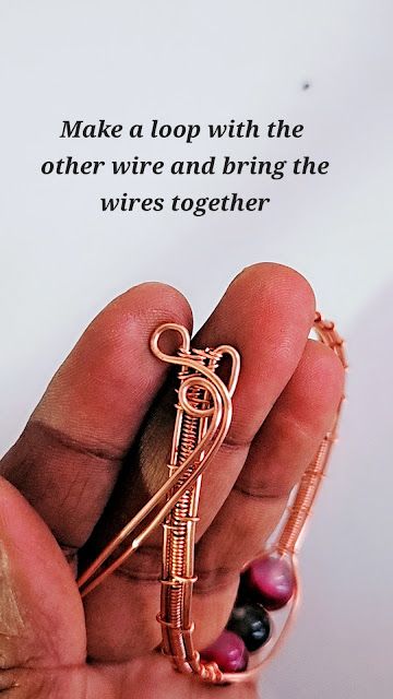 Freestyle Wire Weave Agate Bracelets Wire Wrapping Tutorial Free, Copper Jewelry Diy, Jewelry Tutorials Free, Wrap Bracelet Tutorial, Wire Weaving Tutorial, Wire Wrapped Chain, Wire Wrapping Tutorial, Wire Wrapping Diy, Wire Wrapped Jewelry Tutorials