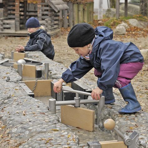 Natural Playground Ideas, Public Playground, Kid Design, Outdoor Play Spaces, Playground Areas, Water Playground, Water Trough, Outdoor Play Areas, Natural Play