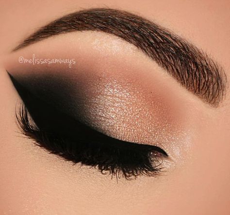 Make Up Designs, Eyes Dark, Smokey Eyeshadow, Eye Makeup Pictures, Makijaż Smokey Eye, Eye Makeup Designs, Simple Eye Makeup, Makeup Guide, Makeup Eye Looks