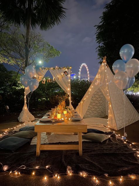 Proposal Decorations Outdoor, Bachelorette Party Room, Outdoor Picnic Ideas, Tent Wedding Decorations, Picnic Romantico, Teepee Picnic, Picnic Bday, Picnic Styling, Wedding Rugs