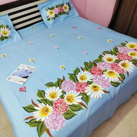 Hand painted bedsheet 108*108 Super King size 100 percent satin bedsheet Can be customised on pure cotton also but accordingly rate will increase Please message to order 7710863253 Bedsheet Painting, Bedsheets Ideas, Bed Sheet Painting Design, Fabric Colour Painting, Bed Cover Design, Designer Bed Sheets, Painted Beds, Fabric Paint Diy, Fabric Painting Techniques