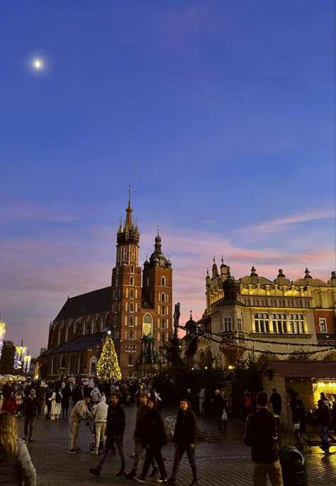 Krakow In December, Wroclaw Poland Christmas, Krakow At Christmas, Krakow In Winter, Krakow Poland Christmas, Krakow Poland Winter, Krakow Poland Aesthetic, Cracow Aesthetic, Krakow Winter