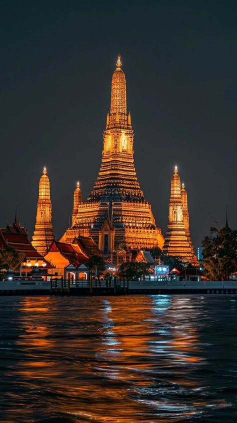 Bangkok Wat Arun, Bangkok Thailand Wallpaper, Thailand Best Places, Thailand Travel Aesthetic Bangkok, Bangkok Thailand Photography, Thailand Travel Aesthetic, Wat Arun Bangkok, Wat Arun Temple, Aesthetic Thailand