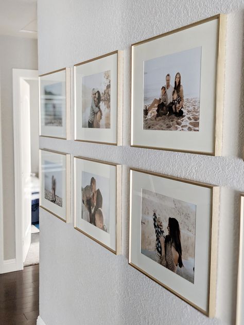 Gold Frame Gallery Wall, Photowall Ideas, Minimalist Picture Frames, Family Photo Wall, Photo Wall Decor, Photo Wall Gallery, Gallery Wall Living Room, Modern Pictures, Gallery Wall Frames