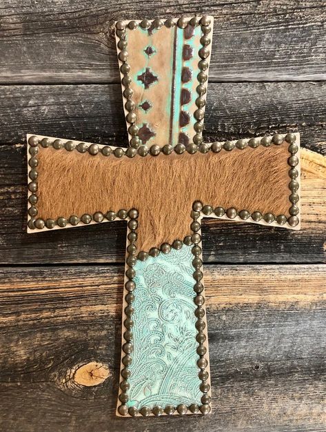 Diy Wood Cross Wall Art, Diy Cross Decor, Cross Crafts Diy, Freshies Ideas, Western Decor Diy, Cow Hyde, Cross Boots, Western House, Cute Art Projects