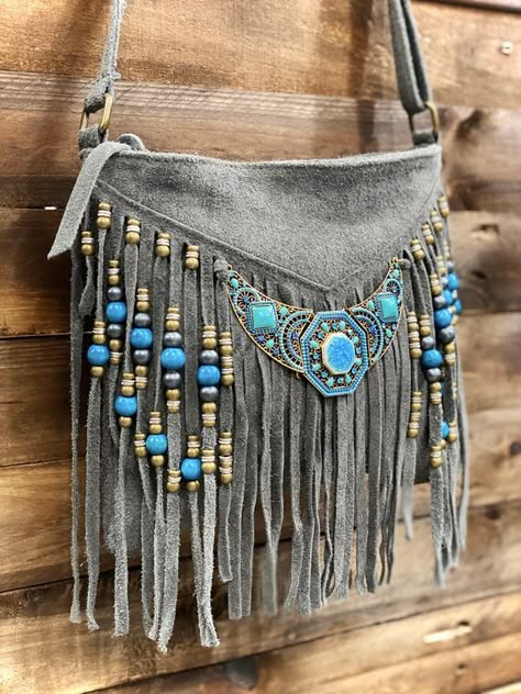 Jeans Projects, Western Bags Purses, Boho Style Purses, Harmony Of Colors, Boho Chic Bags, Bo Ho, Jean Purses, Western Bag, Leather Fringe Bag