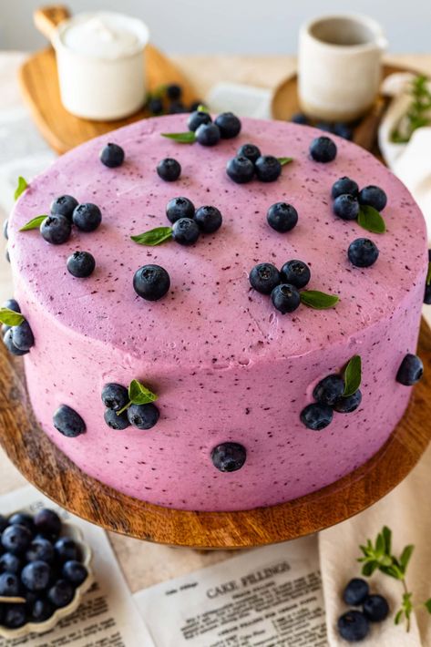 Blueberry Cake Blueberry Cake With Almond Flour, Blueberries Cake Decoration, Birthday Cake Lemon Blueberry, Blueberry Muffin Birthday Cake, Blueberry Shaped Cake, Cake Recipes For Summer, Small Blueberry Cake, Different Cake Fillings, Blueberry Cheesecake Design