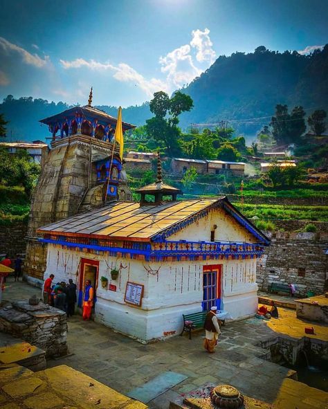 ��🕉Triyuginarayan Temple 🕉 . . Triyuginarayan Temple  located in the Triyuginarayan village in Rudraprayag district, Uttarakhand. The ancient temple is dedicated to god Vishnu. Its fame is credited to the legend of god Shiva’s marriage to goddess Parvati witnessed by Vishnu at this venue and is thus a popular pilgrimage centre.A special feature of this temple is a perpetual fire, that burns in front of the temple. The flame is believed to burn from the times of the divine marriage.Thus, the temp Uttarakhand Temple, शिव पार्वती, Devi Parvati, Famous Saints, Goddess Parvati, Indian Temple Architecture, Ancient Temple, Worship The Lord, Temple Wedding