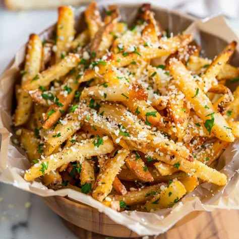 Welcome to our easy and delicious recipe for crispy air fryer garlic parmesan fries! If you're a fan of the classic combination of garlic, parmesan cheese, and perfectly crispy fries, then you're in for a treat. In this article, we'll guide you through the process of making these mouthwatering fries using an air fryer. Not only are they incredibly flavorful, but they're also a healthier alternative to traditional deep-fried fries. Get ready to indulge in a guilt-free snack or side dish that ... Truffle Fries With Garlic Aioli, Crispy Fries Air Fryer, How To Make Fries From Potatoes In Air Fryer, Airfry Homemade Fries, Air Fryer Parmesan Fries, Garlic Parmesan French Fries Air Fryer, Airfryer Potatoes French Fries, Air Fried Fries Homemade, Air Fryer Fries Homemade Crispy