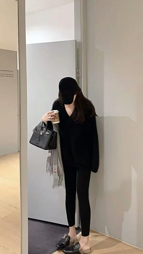 Ulzzang Fashion Casual, Ootd Simple, Outfit Everyday, Simple Casual Outfits, Korean Outfit Street Styles, 사진 촬영 포즈, Casual College Outfits, Korean Casual Outfits, Casual Day Outfits