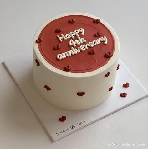 Happy Anniversary Cakes Ideas, 10th Anniversary Cake Ideas, Anniversary Cake Designs Aesthetic, Mini Cake For Anniversary, Aniversary Cakes Designs Simple, Cute Anniversary Cake Ideas Simple, Anniversary Simple Cake, Mini Anniversary Cakes, Happy Anniversary Bento Cake