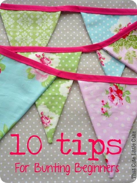 Today I finished my first homemade fabric bunting and I've learned a few things along the way. So here are a few tips and observations ... Fabric Garlands, Make Bunting, Bunting Diy, Sewing Machine Projects, Sewing Bee, Things I Learned, Fabric Bunting, Prayer Flags, Banners Buntings