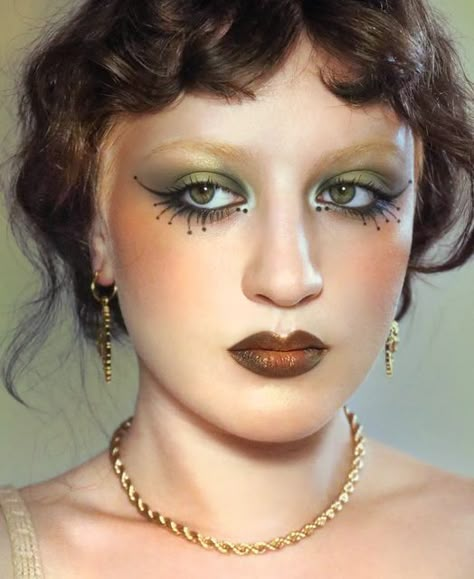 Creative Makeup Inspiration, Majestic Makeup, Cabaret Makeup, Edward Tulane, Funky Makeup, Candlelight Dinner, Lipstick Shade, White Eyeliner, Dope Makeup