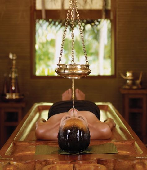 Ayurveda Spa, Ayurvedic Spa, Ayurvedic Massage, Spa Interior, Maldives Resort, Spa Ideas, Spa Design, Cleanse Your Body, Massage Room