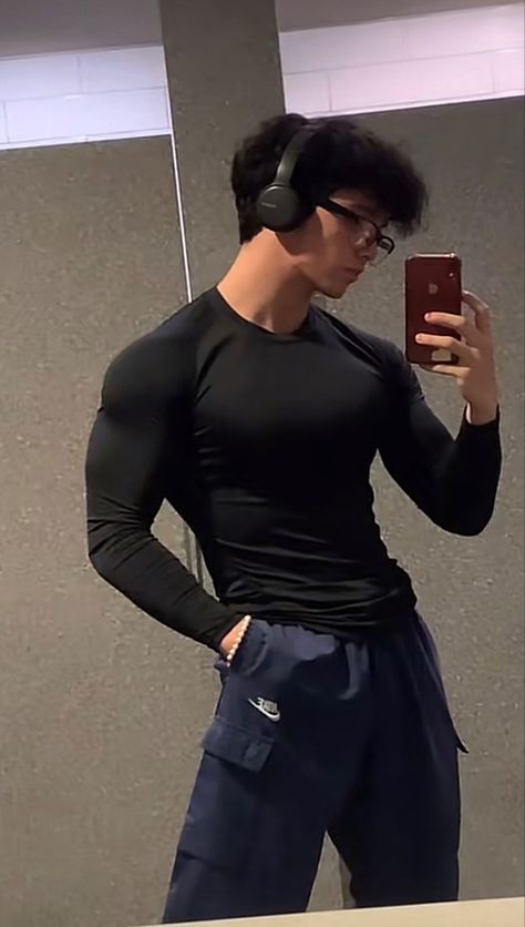 Muka Lelaki, Compression Shirt Men, Perfect Physique, Gym Boy, Shirt Outfit Men, Compression T Shirt, Gym Outfit Men, Gym Guys, Gym Fits