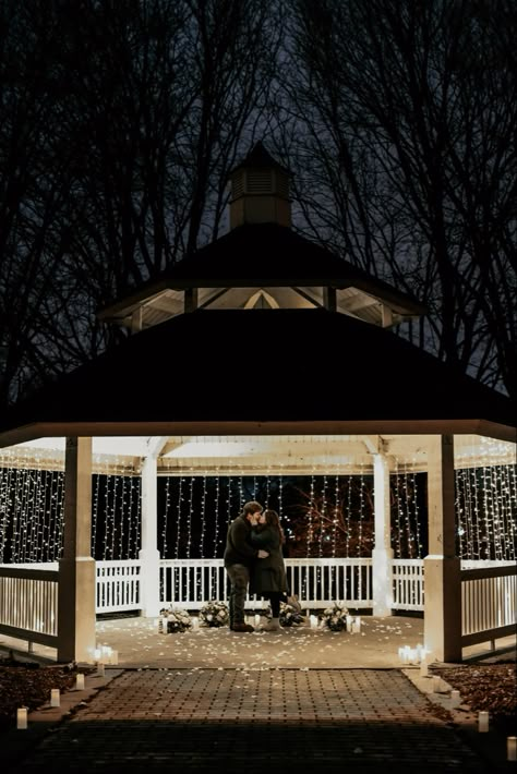 Cute At Home Proposals, Classic Proposal Ideas, Proposal Ideas Winter Romantic, Rainy Day Proposal Ideas, On One Knee Proposal, Waterfront Proposal, Winter Proposals Ideas, Holiday Proposal Ideas, Nye Proposal