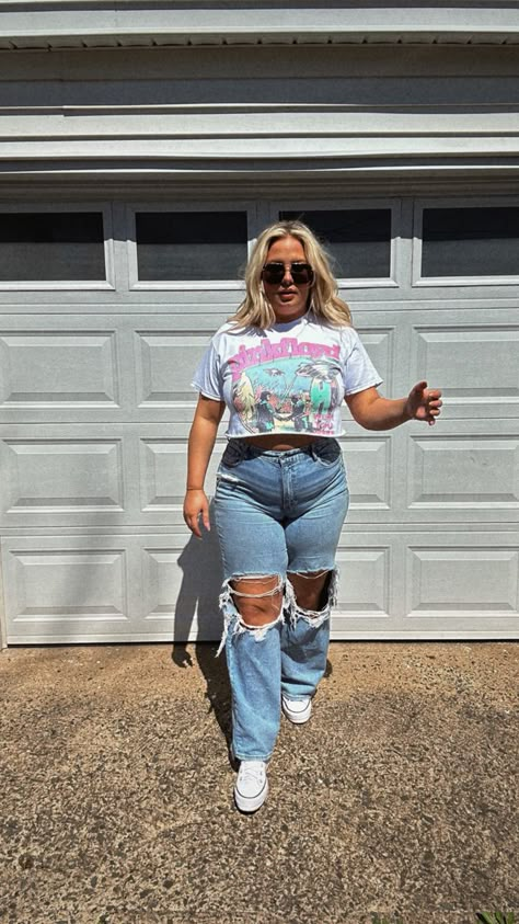 Mid Size Confidence, Plus Crop Top Outfit, Mall Casual Outfit, Plus Size Ootd Casual, Mom Outfits Spring Plus Size, Fashion Inspo Outfits Spring Plus Size, Plus Size Mom Fashion, Midsize Crop Top Outfit, T Shirt With Jeans Outfits