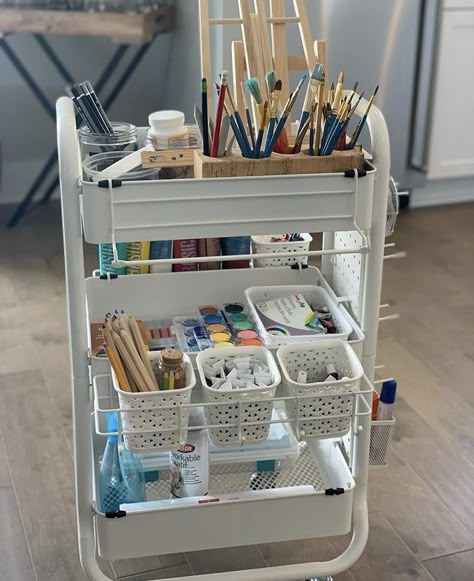 Home Art Studios, Dream Art Room, Rangement Art, Studio At Home, Art Studio Organization, Art Supplies Storage, Art Studio Room, Art Studio Ideas, Art Supply Organization