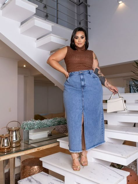 Curvy Casual Outfits, Plus Size Baddie, Plus Size Baddie Outfits, Dressy Casual Outfits, Denim Skirt Outfits, Look Plus Size, Cute Modest Outfits, Stylish Work Attire, Effortlessly Chic Outfits