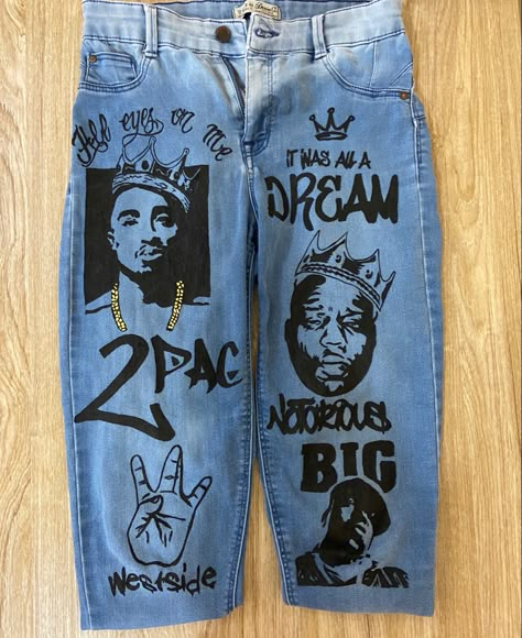 This is a custom hand-painted jeans I did, you can check out my page @FancyTees246 on instagram Custom Painted Jeans Pants, 90s Painted Jeans, Diy Jean Designs Paint, Drawing On Pants Diy, Painting My Pants, Painting In Jeans, Customized Jeans Ideas, Hand Painted Jeans Ideas, Hand Painted Jeans Pants