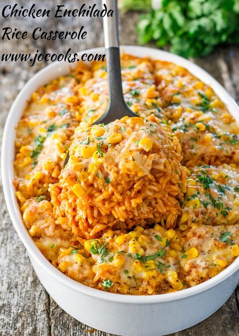 Chicken Enchilada Rice Casserole - all the makings of a chicken enchilada but with rice. It's simply delicious! #enchiladas #chickenenchilada #ricecasserole #casserole Chicken Enchilada Rice Casserole, Enchilada Rice Casserole, Chicken Enchilada Rice, Enchilada Rice, Jo Cooks, Chicken Enchilada, Enchilada Casserole, Think Food, Rice Casserole