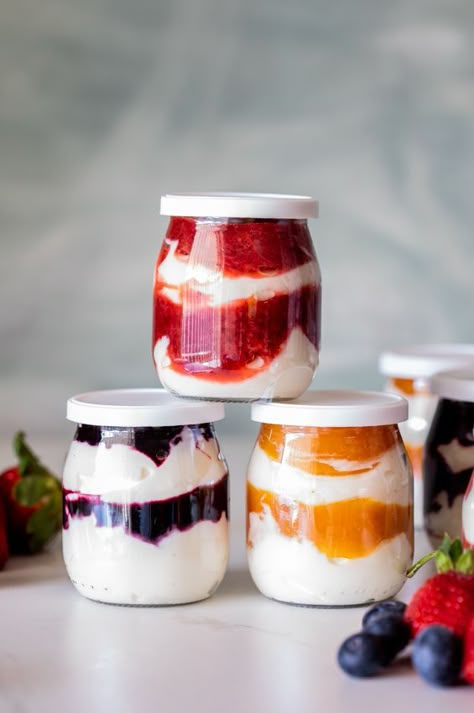 Yogurt And Fruit, Breakfast Yogurt, Fruit And Yogurt, Yogurt Breakfast, Homemade Yogurt, Fruit Breakfast, Fruit Cups, Yogurt Recipes, Make Ahead Breakfast