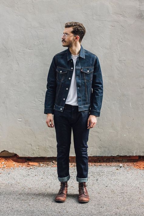 Blue Denim Jacket Outfit, Blue Jean Jacket Outfits, Dark Blue Jeans Outfit, Denim Jacket Men Outfit, Blue Jeans Outfit Men, How To Wear Denim Jacket, Raw Denim Jacket, Denim Outfit Men, Dark Blue Denim Jacket