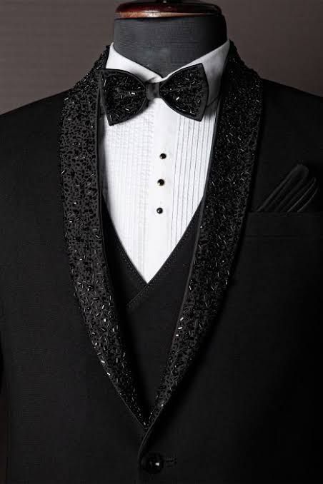 Black Suit Men Indian, Suit For Dulha, Black Suit For Reception Groom, Tux Design For Men, Black Sparkly Suits Men, Blazer Outfits Men For Wedding, Tuxedo For Men Indian Wedding, Indian Tuxedo For Men, Tuxedo For Men Wedding Black