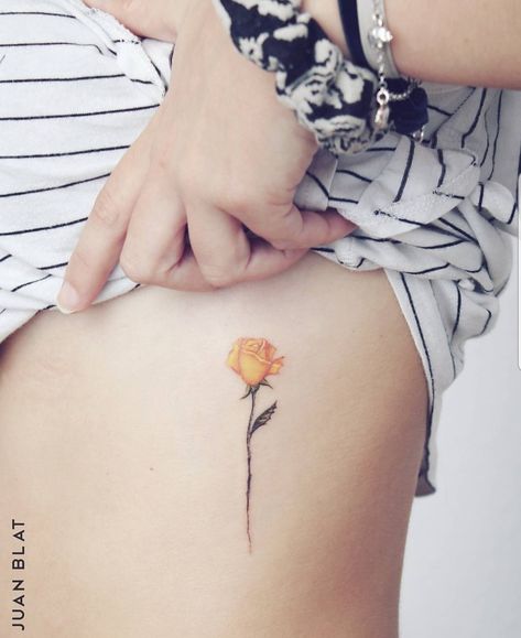 Just saving this for the future. So I don't forget. My moms favorite rose is a yellow rose. Also I have a scar right below my wrist that this tattoo would be perfect to cover up. The scar looks just like the stim and the leaf. Yellow Flower Tattoos, Yellow Rose Tattoo, Yellow Tattoo, Yellow Rose Tattoos, Rose Shoulder Tattoo, Rose Tattoos For Women, Wrist Tattoos For Guys, Tattoo Rose, Inspiration Tattoo