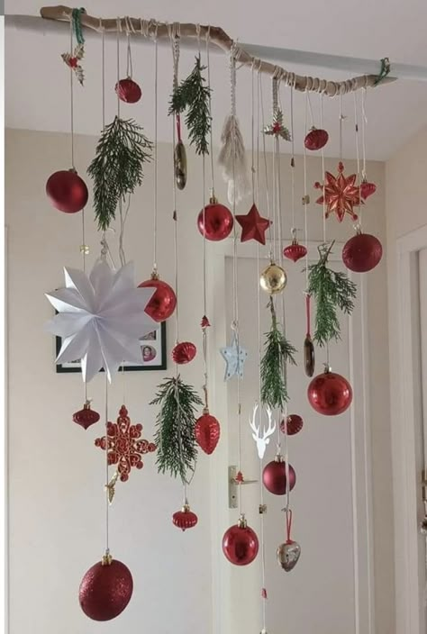 Christmas Window Hanging Decorations, Christmas Diy Ceiling Decorations, Bauble Hanging Ideas, Work Decorations For Christmas, Hanging Xmas Decorations, Window Ornaments Ideas, Christmas Decorations From Ceiling, Hanging Ornaments From Ceiling Diy, Christmas Corner Ideas