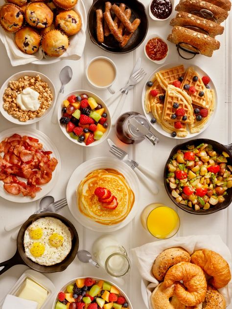 Luxury Breakfast, Breakfast Feast, Breakfast Presentation, Birthday Breakfast Party, Breakfast Catering, Breakfast Platter, Bread Shop, Brunch Restaurants, Food Crush