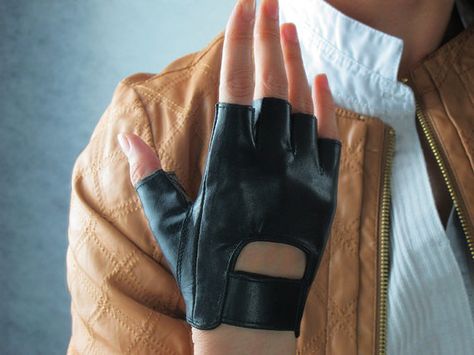 Real Leather Fingerless Short Gloves - Black Lambskin Unlined Bicycle Driving Gloves - Sheepskin  - Women - Handmade Jillian Holtzmann, Gloves Aesthetic, North Face Gloves, Fingerless Leather Gloves, Dirk Strider, Black Fingerless Gloves, Gogo Tomago, Leather Fingerless Gloves, Short Gloves