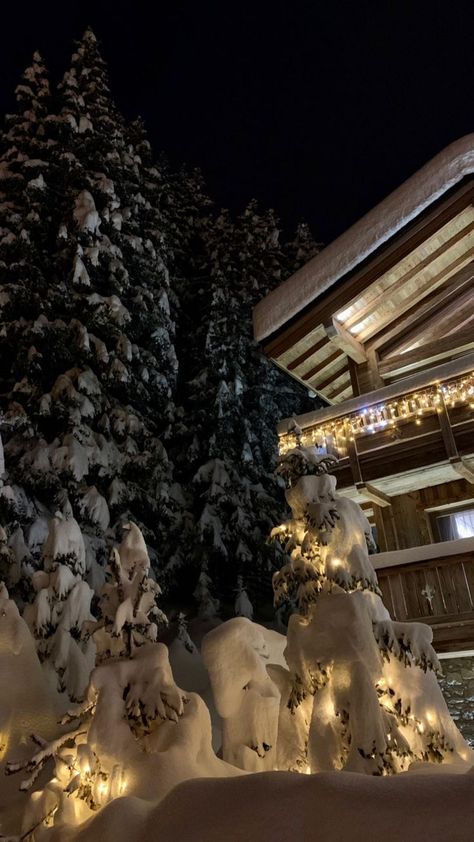 Winter Cabin Aesthetic, Colorado Aesthetic, Winter Resort, Cabin Aesthetic, Winter Cabin, Ski Season, Winter Photo, Winter Scenery, Winter Break