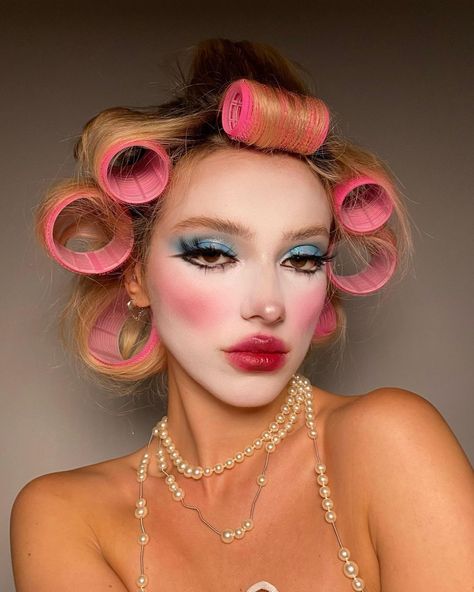 Marie Antoinette Makeup, Porcelain Doll Makeup, Funky Makeup, Drag Make-up, Drag Makeup, Doll Makeup, Creative Makeup Looks, Halloween Makeup Looks, Clown Makeup