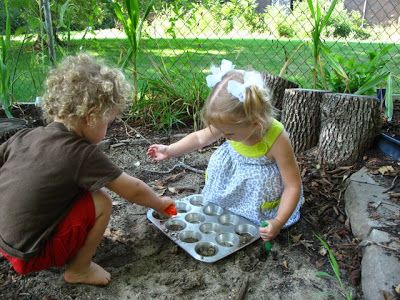 Learning for Life: Practical Tips for Making Outdoor Learning a Reality (Guest Post by Emily Plank) Childhood Best Friends, Childhood Love, Mud Puddle, African Tribe, Mud Pies, Mississippi Mud, Childhood Pictures, Happy Childhood, Nostalgia Core