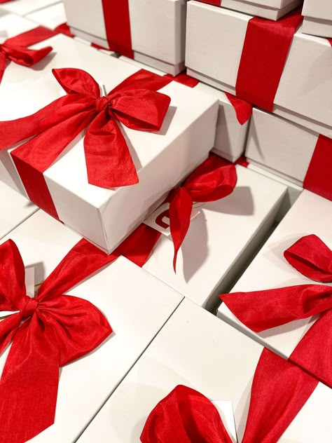 Luxury Corporate Gift Boxes for Clients with Box+Wood Gift Company | Custom branded gift tag & gift card Holiday Client Gifts, Client Holiday Gifts, Luxury Corporate Gifts, Corporate Holiday Gifts, Rude Gifts, Red Gift Box, Gifts Box, Chocolate Squares, Holiday Box