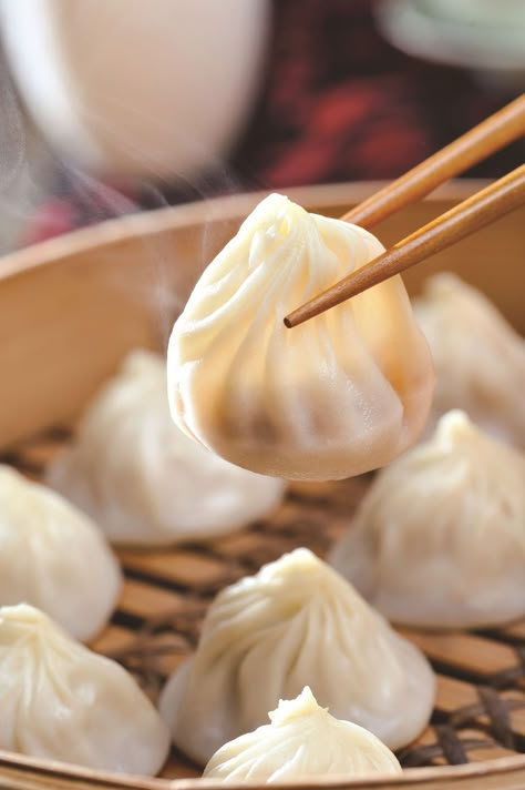 Hangover Food, Best Dumplings, Din Tai Fung, Pork Buns, Restaurant Dishes, Food Basket, Chinese Dishes, Chinese Restaurant, Dim Sum