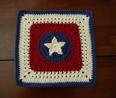 Love this pattern!! I made this afghan block to commemorate our move to Texas; therefore, I attempted to style it like the Texas state flag. I ended it in blue so that it would fit in with the rest... Patriotic Crochet, Valor Quilts, Crochet Patterns For Babies, Star Crochet, Crochet Hot Pads, Crocheted Afghans, Flag Quilt, Crochet Earrings Pattern, Texas Flags