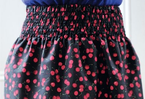 Tilly and the Buttons: How to Make an Elasticated Skirt - Guest Post Elastic Skirt Tutorial, Elasticated Skirt, Skirt Pattern Easy, Elastic Shirring, Shirred Skirt, Sew Your Own Clothes, Sewing Seams, Sew Over It, Tilly And The Buttons