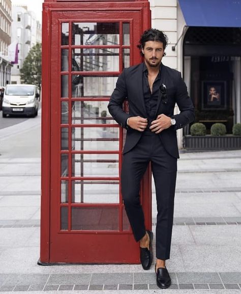 Black Shirt Suit Outfit Men, Black Mens Clothing Styles Modern Gentleman, All Black Outfit Men Classy, Black Blazer Outfit Men, All Black Business Casual Outfits, Black Wedding Guest Outfits, Full Black Suit, Rowan Row, Fat Style