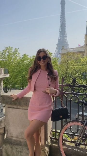 Feminine Style Casual, Outfit Rosa, Outfit Old Money, Clueless Fashion, Gossip Girl Outfits, Look Rose, Elegant Outfit Classy, Look Retro, Paris Outfits