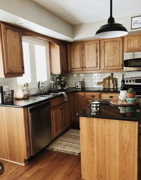 Kitchen Black Counter, 2022 Kitchen, Honey Oak Cabinets, Ideas Small Kitchen, Kitchen Ideas Gray, Farmhouse Kitchen Ideas, Black Countertops, Small Kitchen Remodel, Small Kitchen Ideas