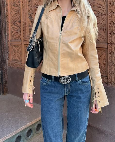 Tan Jacket Outfit Women, Tan Leather Jacket Outfit, Karen Sirko, Suede Jacket Outfit, Tan Leather Jacket, Daisy Jones, Tan Jacket, Leather Jacket Outfits, Winter 23