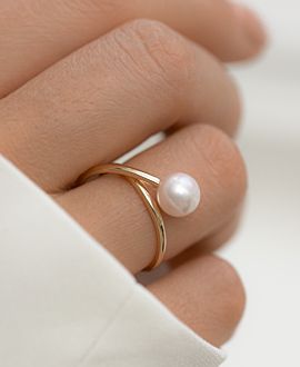 Rings | NEW ONE by Schullin Pearl Ring Designs, Pearl Ring Design, Pearls Ring, Couple Ring Design, Pearl Rings Vintage, Ring Stacks, Silver Pearl Ring, 10k Gold Ring, Pearls Jewelry