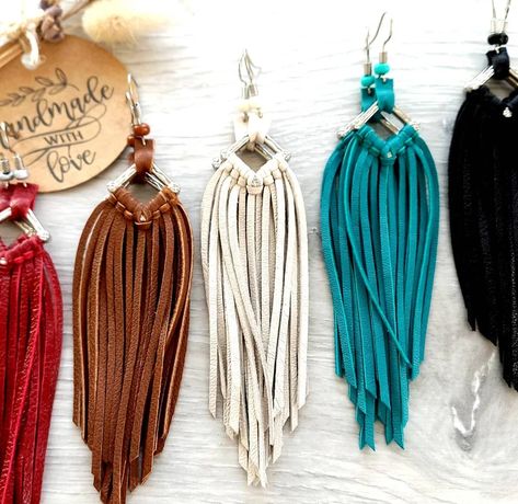 Diy Leather Fringe Earrings, Things To Make With Cricut, Leather Fringe Earrings, How To Make Leather, Fall Fashion 2023, Suede Jewelry, Handmade Leather Jewelry, Boho Earring, Earrings Beads